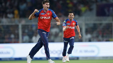 Double Strike! Bartlett’s Hooping Swing Finds Prabhsimran’s Gloves Twice
