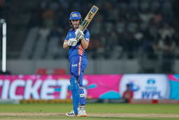 Brilliant Nat Sciver-Brunt's solid 65*(45) propels MI to 154/5