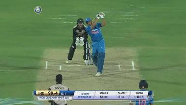 IND vs NZ 2017, 2nd T20I: MS Dhoni Six