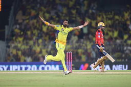 4, 4, W: Khaleel's strong comeback against Priyansh