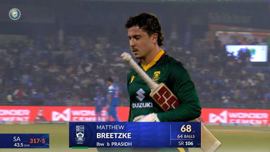 IND vs SA 2025, 2nd ODI: Matthew Breetzke Wicket