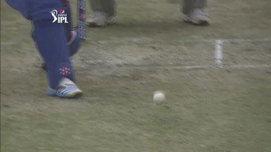 M55: KXIP vs DD – JP Duminy Wicket