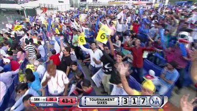 M32: DD vs SRH –  Kevin Pietersen Six