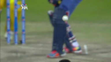 M8: CSK vs DD –  Dinesh Karthik Wicket