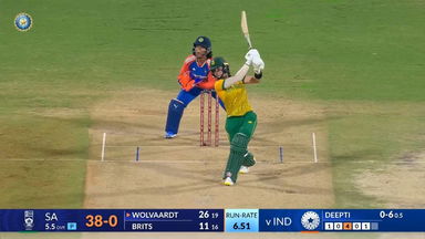 IND-W vs SA-W 2024, 1st T20I: Laura Wolvaardt Six