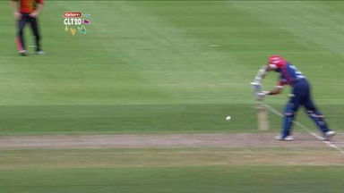 M15: DD vs PER – Jayawardene c Beer b Mennie