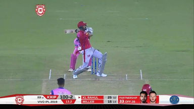 M32: KXIP vs RR – KL Rahul Six