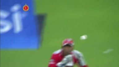 M31: RCB vs KXIP –  Chris Gayle Wicket