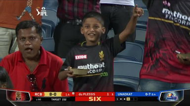 M18: RCB vs MI – Anuj Rawat Six