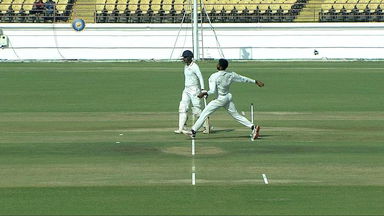 Ranji Trophy 2019-20: Gujarat  vs Saurashtra, SF1 - Kishan Parmar's lucky escape