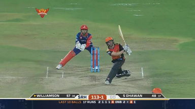 M21: SRH vs DD – Kane Williamson Six