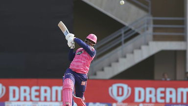 Shimron Hetmyer's fast-paced 35 (14)