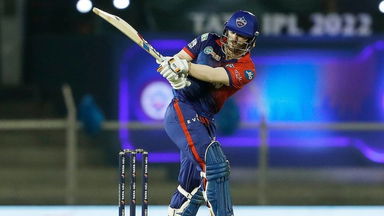 David Warner's easy pick-up shot for SIX