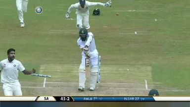 2nd Test : IND vs SA  – Hashim Amla Wicket