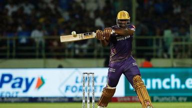 Russell's powerful knock of 41(19)