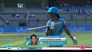 Trailblazers vs Supernovas –  Harmanpreet Kaur Wicket