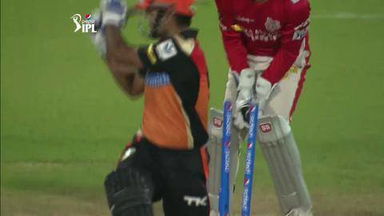 M9: KXIP vs SRH –  Irfan Pathan Wicket
