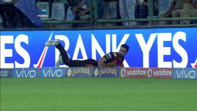 M59: GL vs SRH – Ben Cutting makes a marvellous save at the boundary!