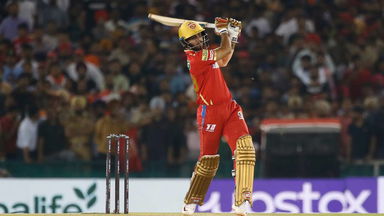 4 & 4: Jitesh Sharma takes on Rashid Khan