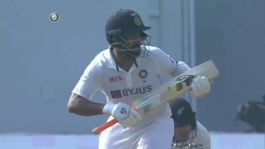 4,4: Pujara starts Day 3 in style