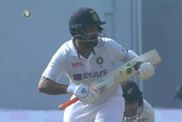 4,4: Pujara starts Day 3 in style