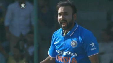 IND vs NZ 2016, 2nd ODI: Ross Taylor Wicket