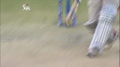 M39: SRH vs KXIP –  Wriddhiman Saha Six