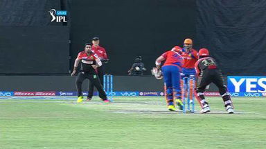 M19: GL vs RCB – Brendon McCullum Wicket