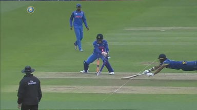 FLASH and OUT! Another MS Dhoni special