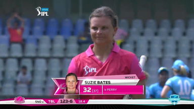 Trailblazers vs Supernovas –  Suzie Bates Wicket