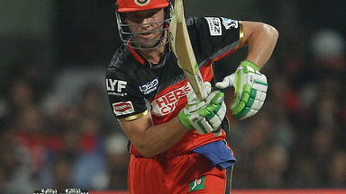 M4: RCB vs SRH – AB de Villiers 82