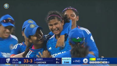 IND-W vs AUS-W 2023-24, 1st T20I: Fall of Wickets