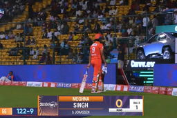 Wicket: Match 10, Delhi Capitals vs Gujarat Giants, WPL 2025: Meghna Singh Wicket