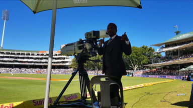 Cameraman Oscar - The story behind his suit