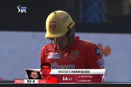 M14: PBKS vs SRH   – Moises Henriques Wicket