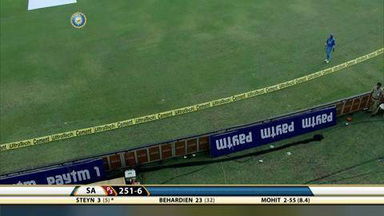 3RD ODI: IND vs SA – Dale Steyn Six