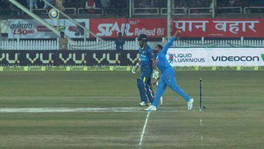 2ND T20I: IND vs SL – Dinesh Chandimal Wicket