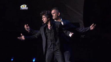 Captain Cool Emulates King Khan