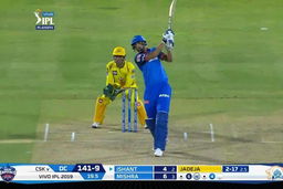 Q2: CSK vs DC – Ishant Sharma Six