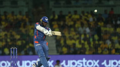 Kyle Mayers' power-packed 53(22)