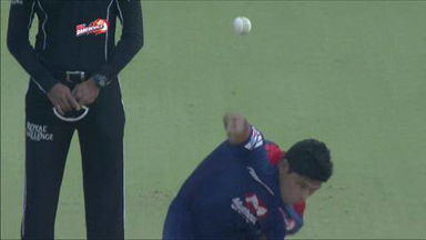M28: DD vs MI – Dinesh Karthik Wicket