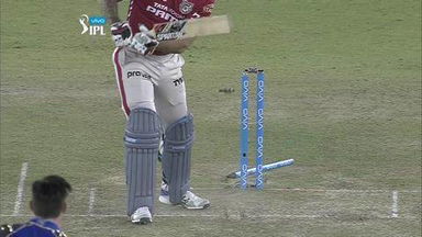 M21: KXIP vs MI – Mitchell Johnson Wicket