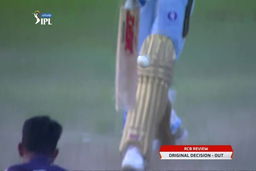 4 & OUT: Prasidh gets King Kohli