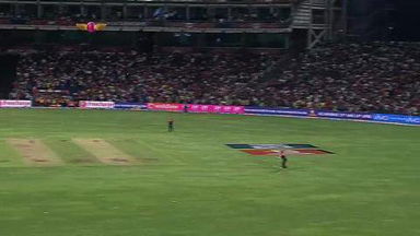 M16: RPS vs RCB – Thisara Perera Wicket