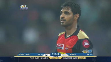 M10: MI vs SRH  –  Bhuvneshwar Kumar 3 Wickets