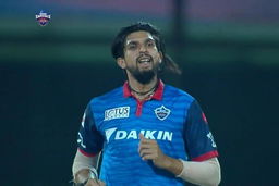 You think you can hit me? Ishant asks