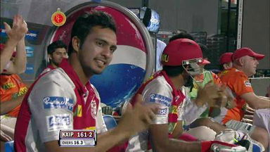M63: RCB vs KXIP – Adam Gilchrist Six