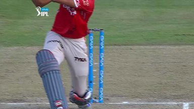 M53: RPS vs KXIP – Axar Patel Wicket