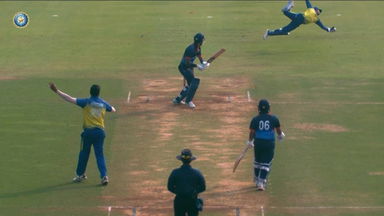 Vijay Hazare Trophy 2025 QF4, Karnataka vs Baroda: Stunner! KL Shrijith's brilliant flying catch to dismiss Krunal Pandya
