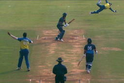 Vijay Hazare Trophy 2025 QF4, Karnataka vs Baroda: Stunner! KL Shrijith's brilliant flying catch to dismiss Krunal Pandya